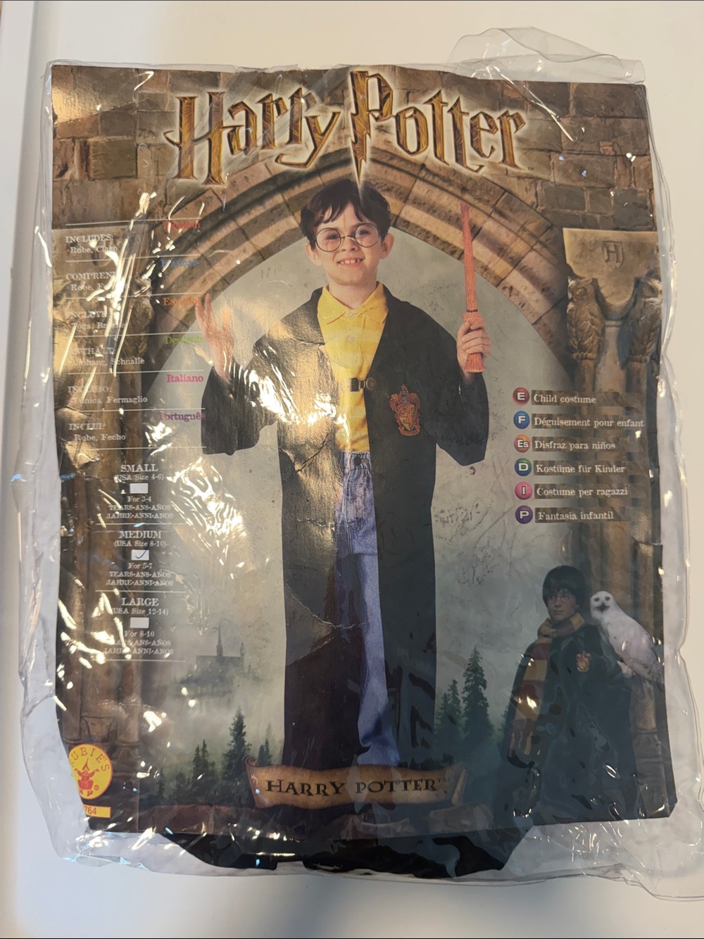 Warner Bros. Harry Potter Black and Yellow Gryffindor Robe Costume w/treat bag